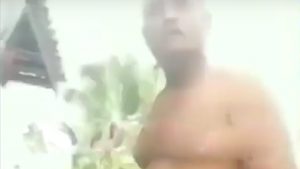 Video: Seorang Kurir di Jambi Diancam Dengan Kapak Oleh Pria Paruh Baya