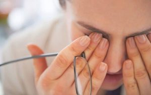 Mata Terkena Debu dan Kotor? Jangan Asal Kucek Ya!, Lakukan Cari Ini