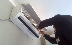 Cara Perawatan AC Rumah Agar Tetap Awet dan Hemat Biaya Perbaikan