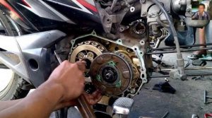 Kenali Tiga Penyebab Mesin Motor Jebol