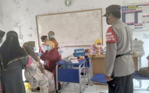 Camat Tegalwaru Bersama Polsek Plered Pantau Langsung Vaksinasi Massal di Dua Desa