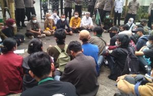 Unjuk Rasa Mahasiswa di Gedung DPRD Purwakarta Minta Evaluasi LKPJ Bupati Purwakarta