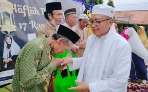 Ponpes Al Muhajirin 3 Gelar Santunan Sembako dan Vaksinasi Booster Bagi Santri dan Warga