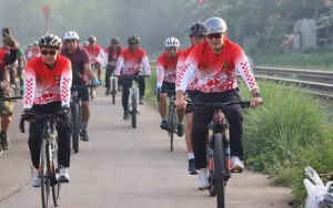 Rangkaian HUT Bhayangkara Ke-76, Gowes Gembira Polres Purwakarta Diikuti Seribu Peserta