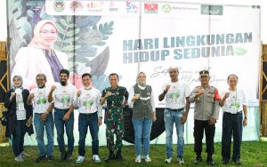 HLH Sedunia, Bupati Purwakarta Tanam Pohon dan Tebar Benih Ikan di Rawa Kalimati