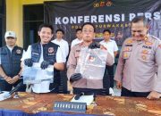 Wakapolres Purwakarta saat menggelar Konferensi pers