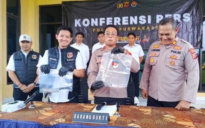 pembunuhan-kakek-purwakarta Wakapolres Purwakarta saat menggelar Konferensi pers