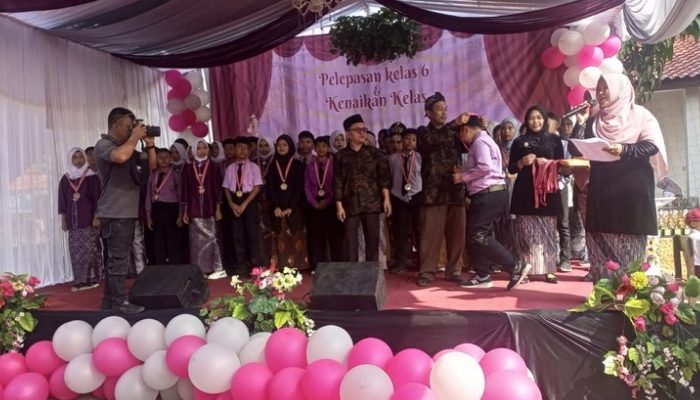Meriah dan Haru Warnai Pelepasan Siswa Kelas 6 dan Kenaikan Kelas di SDN 1 Nagri Kaler Purwakarta