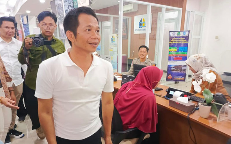 Bupati Purwakarta, Saeful Bahri Binzein.