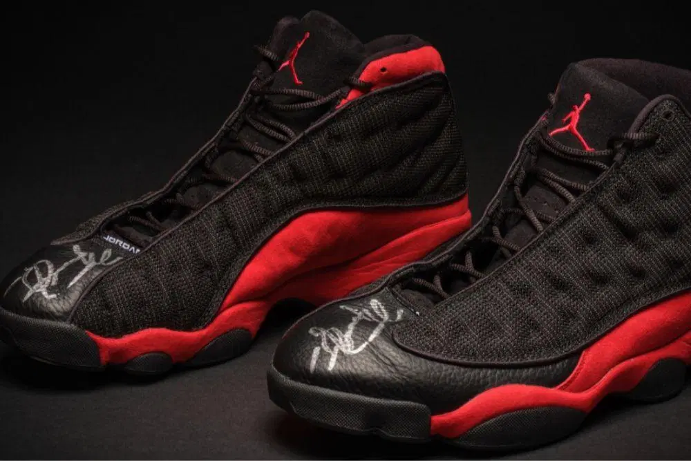 Intip 13 sepatu termahal di dunia dengan harga tembus Rp283 miliar. Dari material meteorit hingga ribuan berlian murni!