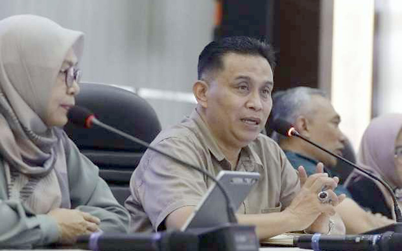 Sekdisdik Jawa Barat, Deden Saepul Hidayat