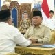 Prabowo tunaikan zakat