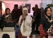 Disambut Hangat Keluarga, 37 Jemaah Umrah Travel Rizma Tour Asal Subang Tiba di Tanah Air