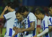 Puncak Klasemen Aman! PERSIB Pulang dari Padang dengan Poin Sempurna