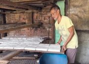 Harga Kedelai dan Plastik Naik, Pengusaha Tempe di Purwakarta Kurangi Ukuran
