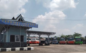Penumpang Kosong, Omzet Bus Di Purwakarta Turun Drastis