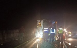 Bus Primajasa Terguling di Tol Cipularang, Begini Kronologinya