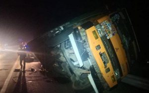 Berniat Bantu Rekan, Tiga Sopir Tewas Tertimpa Truk Akibat Dongkrak Lepas