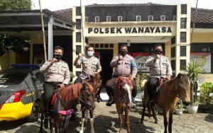 Cara Unik Polsek Wanayasa Sosialisasikan Prokes di Objek Wisata