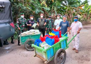 Bantu Warga Terdampak PPKM, Yonarmed 9, Jabar Bergerak dan ACT Beraksi Bagikan Sembako