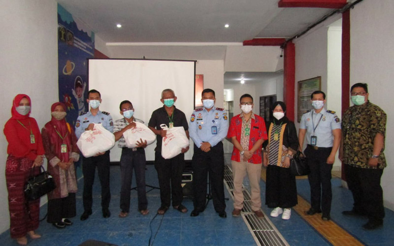 Lapas Kelas IIB Purwakarta Gelar “Kumham Peduli, Kumham Berbagi” Bantuan Sembako