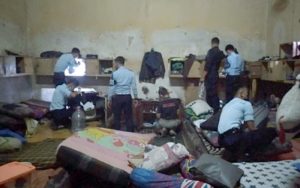 Ada Bungkusan Narkoba, Petugas Lapas Kelas IIB Purwakarta Geledah Kamar WBP