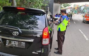 Petugas Gabungan Purwakarta Gelar Sosialisasi Jelang PPKM Darurat