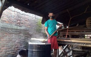 Pandemi Covid-19, Produksi Peuyeum Bendul di Purwakarta Turun Drastis