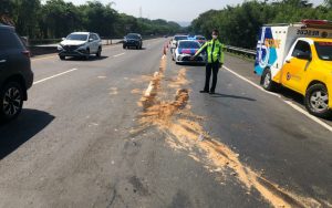 Innalillahi, Ban Pecah di Tol Cipularang, Seorang Penumpang Tewas Seketika