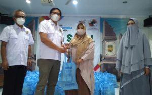 Dekopinda Purwakarta Bagikan Ratusan Paket Sembako di 5 Kecamatan