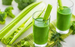 Membuat Jus Penuh Manfaat Dari Bahan Dasar Sayuran Segar