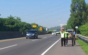 Innalillahi, Satu Orang Meninggal Dalam Kecelakaan Mikrobus di Tol Cipularang