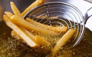 Tiga Pilihan Minyak Goreng yang Sehat Untuk Keluarga di Rumah