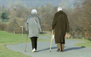 Tiga Kebiasaan Buruk Para Lansia yang Harus Segera Dihindari