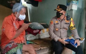 Polres Purwakarta Berikan Bantuan Untuk Warga Terdampak Tanah Longsor di Jatiluhur