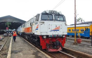 Video: Tidak Membawa Persyaratan Ini, Jangan Harap Bisa Naik Kereta Api!