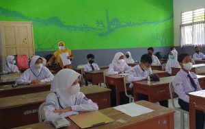 Gubernur Jabar Ragukan Laporan Adanya Klaster Covid-19 Selama Pembelajaran Tatap Muka