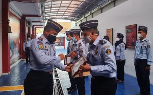 Pegawai Lapas Purwakarta Dapat Penghargaan Karena Gagalkan Penyelundupan Narkoba