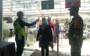 Membandel! Ditolak Masuk Mal, Ribuan Orang Terdeteksi Positif Masih Berkeliaran