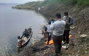 Hendak Turun ke Danau, Warga  Cirata Temukan Mayat Mengambang Berbaju Gamis