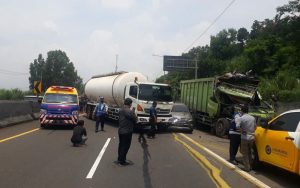 Enam Kendaraan Jadi Korban Tabrakan Beruntun di Tol Purbaleunyi KM 92,5