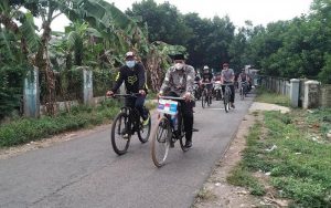 Cakades Ciwareng Babakancikao Pawai Keliling Desa Gunakan Sepeda Ontel