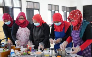 KCIC Gelar Pelatihan UMKM Bidang Kuliner di SDN Malangnengah Sukatani
