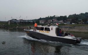 Satpolair Polres Purwakarta Jemput Warga Pesisir Waduk Jatiluhur Untuk di Vaksin