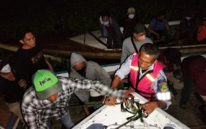 Hendak Berwisata, 23 Wisatawan Terjebak Eceng Gondok di Perairan Waduk Jatiluhur