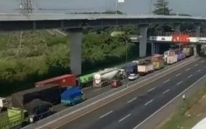 Meningkatkan Keamanan Pengguna Jalan, Jasa Marga Perbaiki Ruas Tol Jakarta-Cikampek