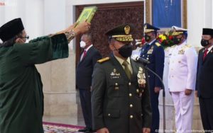 Presiden Jokowi Resmi Lantik Dudung Abdurachman Sebagai KSAD di Istana Negara