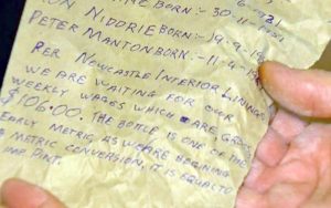 Seorang Pria Temukan Harta Karun Berupa Surat Lawas Berumur Setengah Abad