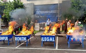 Bea Cukai Purwakarta Musnahkan Ratusan Ribu Rokok Ilegal, Miras dan Botol Liquid Vape
