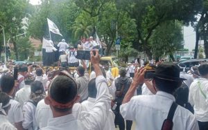 Ratusan Kades Purwakarta Demonstrasi Tolak Perpres Tentang Penggunaan Dana Desa